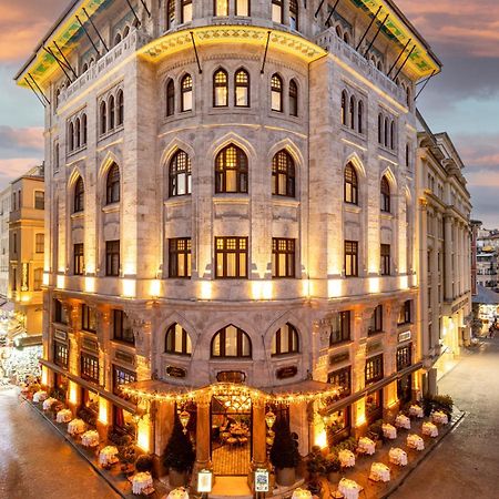 Cronton Design Hotel Istanbul Exterior photo The hotel at night