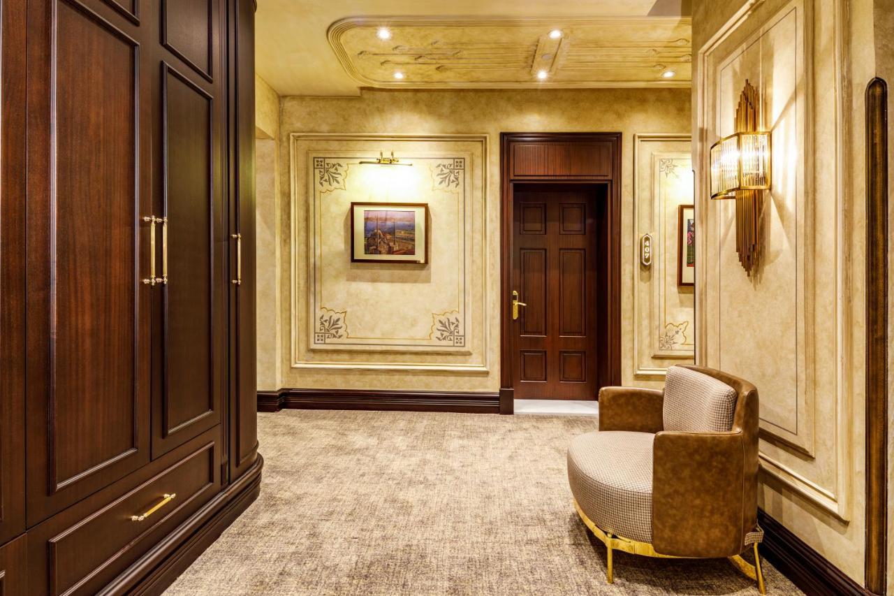Cronton Design Hotel Istanbul Exterior photo A suite at the Taj Mahal Palace